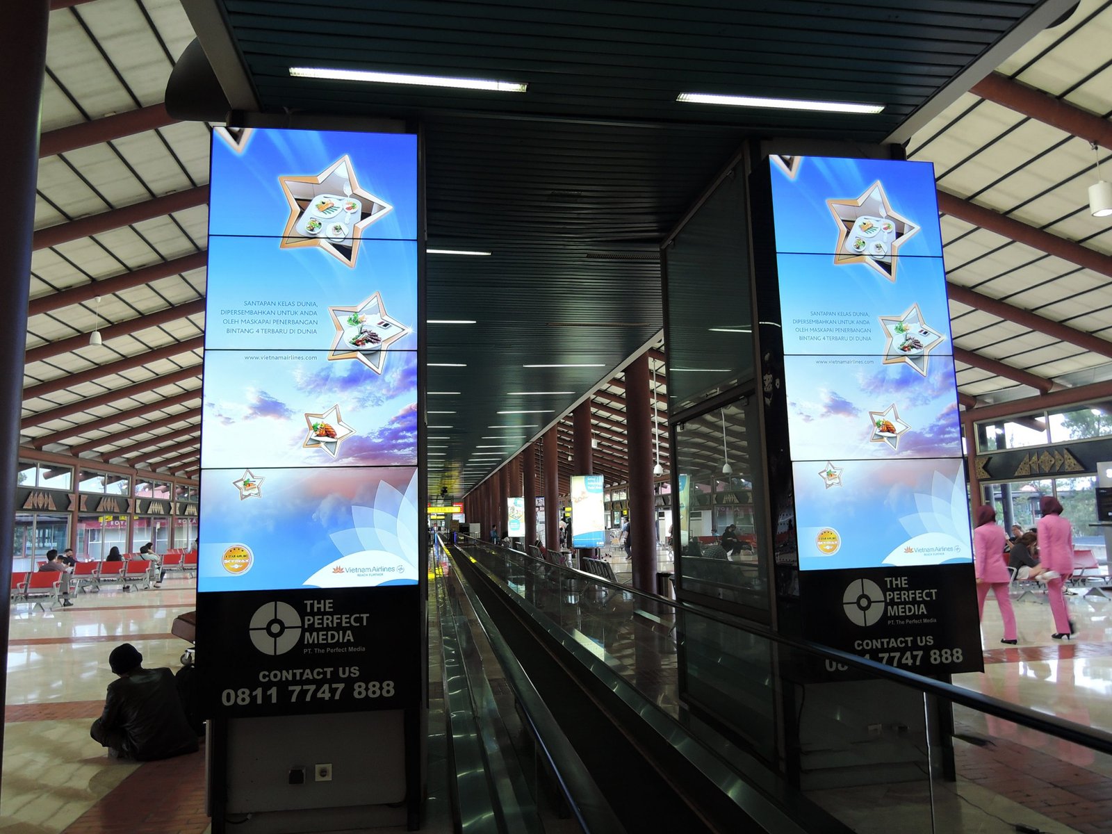 Vietnam-Airlines-@-Soekarno-Hatta-International-Airport-LCD-[Jakarta-Indonesia]