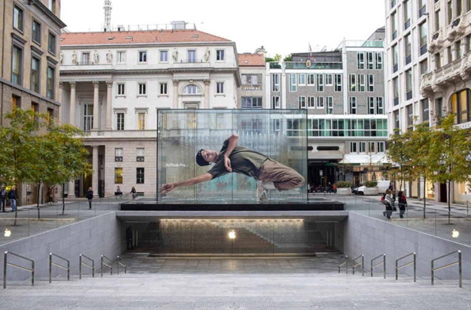 Milan outdoor advertising by Apple