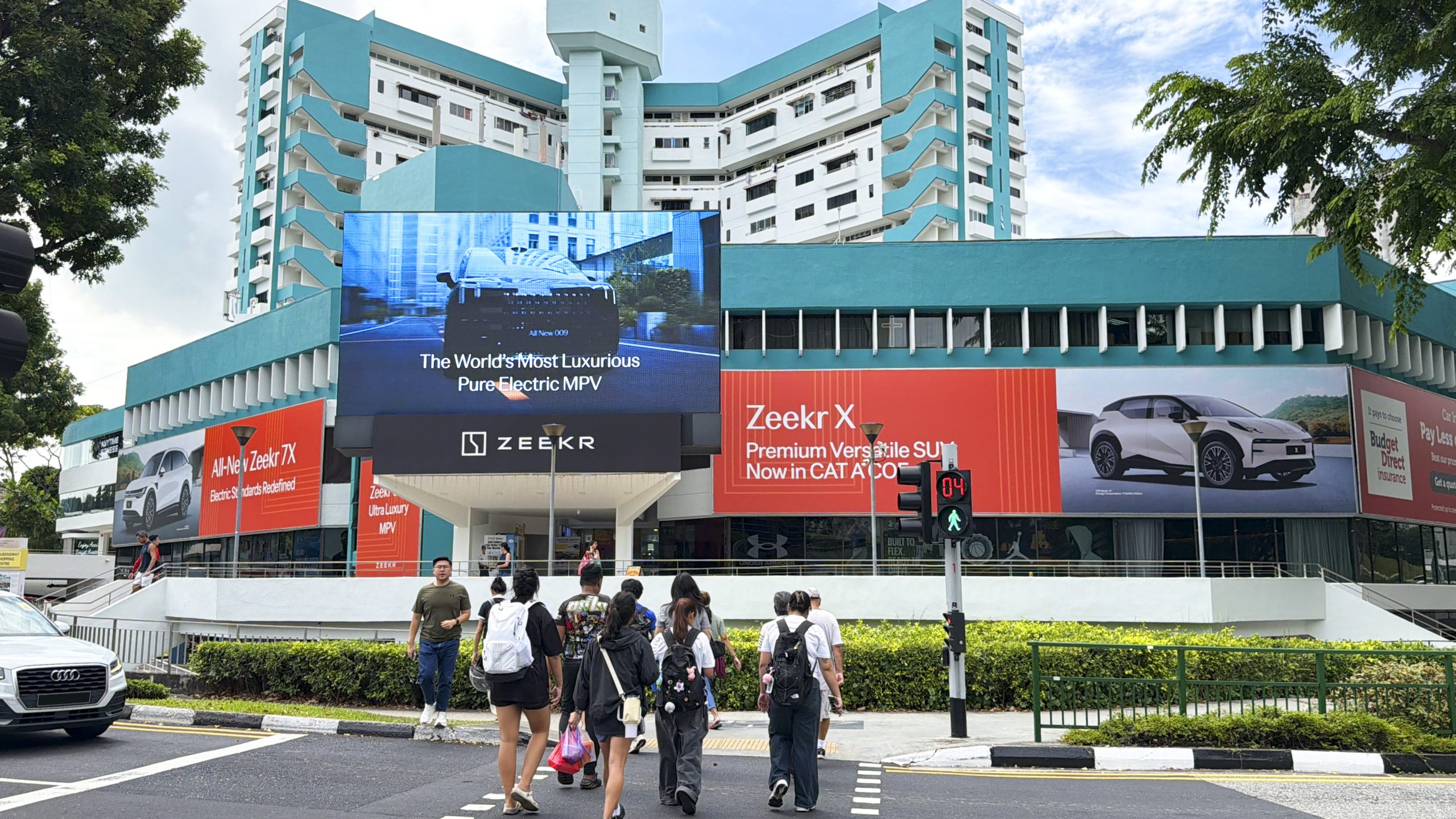 ZEEKR-Alexandra-Road-Queensway-Static-LED-Screen-OOH-Orchard-Road-Singapore-Creative-ads-DOOH-2025-3