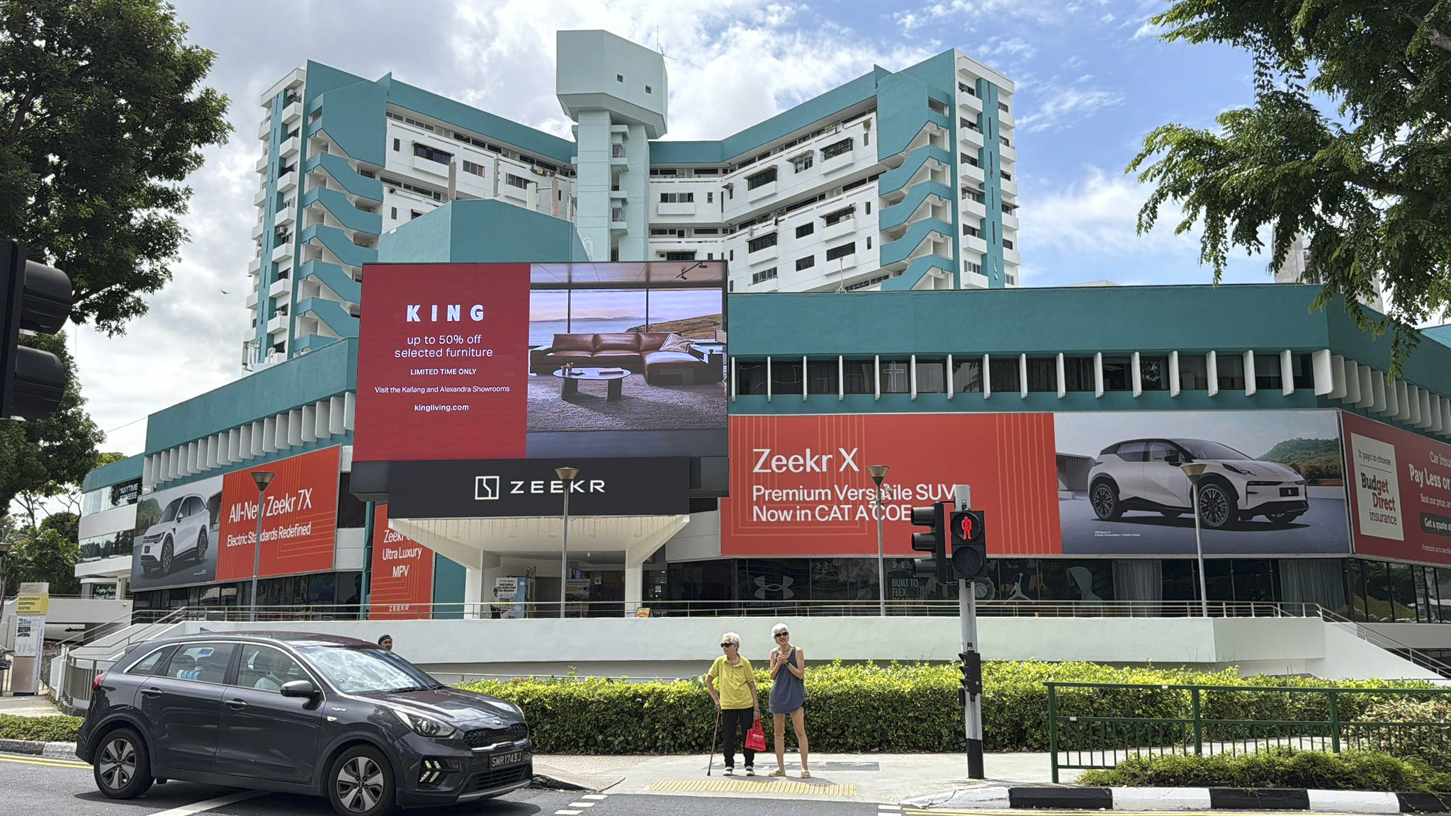 King Furniture-QSC-LED-Singapore-Creative Ads-OOH-2025